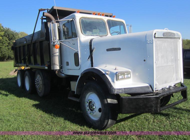 image for item D5676 1988 Freightliner FC60 dump truck
