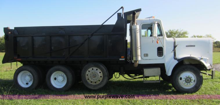 image for item D5676 1988 Freightliner FC60 dump truck