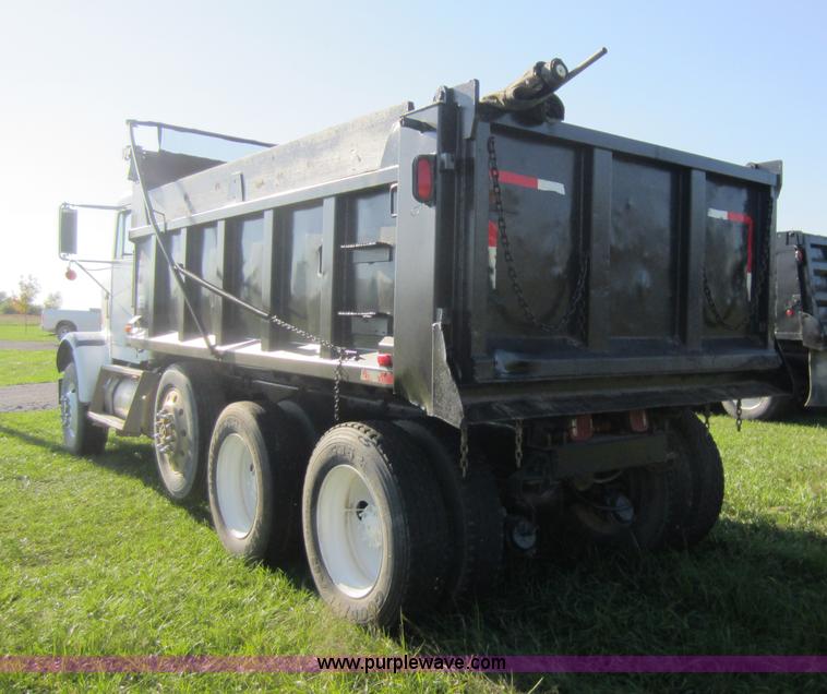 image for item D5676 1988 Freightliner FC60 dump truck