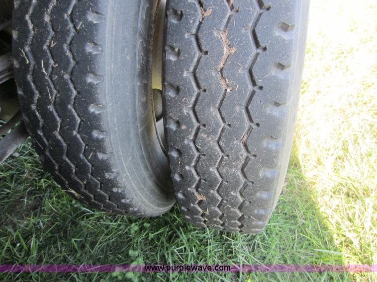 image for item D5676 1988 Freightliner FC60 dump truck