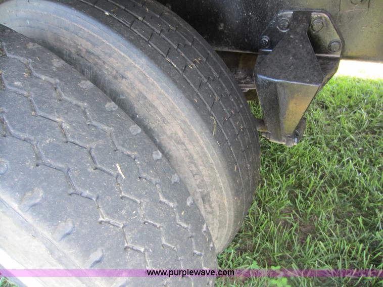 image for item D5676 1988 Freightliner FC60 dump truck