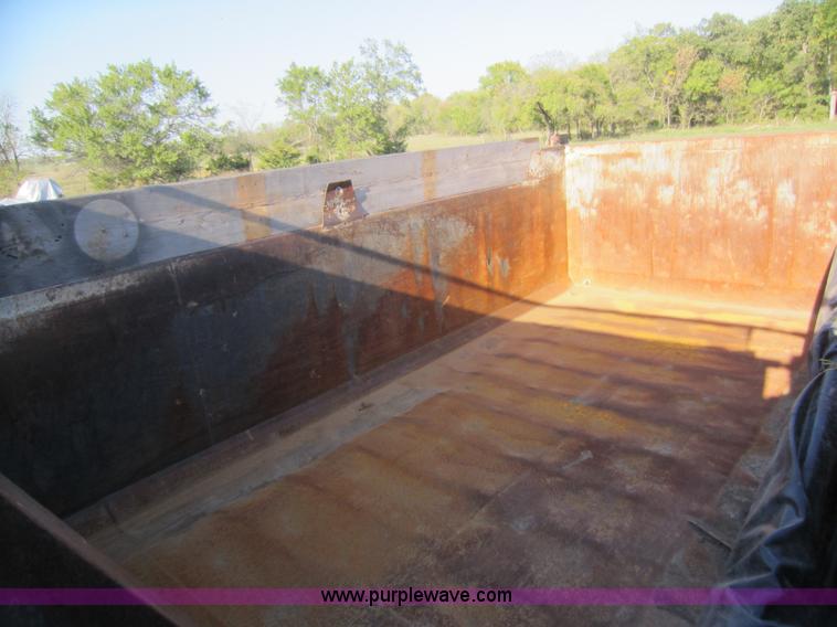 image for item D5676 1988 Freightliner FC60 dump truck