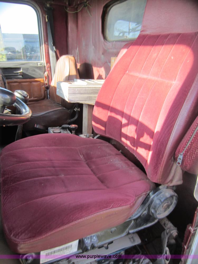 image for item D5676 1988 Freightliner FC60 dump truck