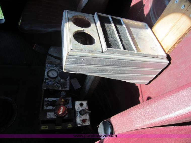 image for item D5676 1988 Freightliner FC60 dump truck