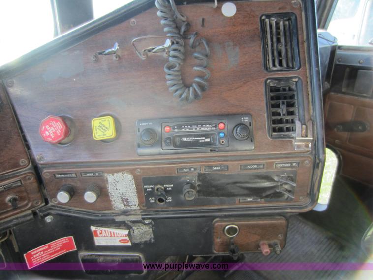 image for item D5676 1988 Freightliner FC60 dump truck