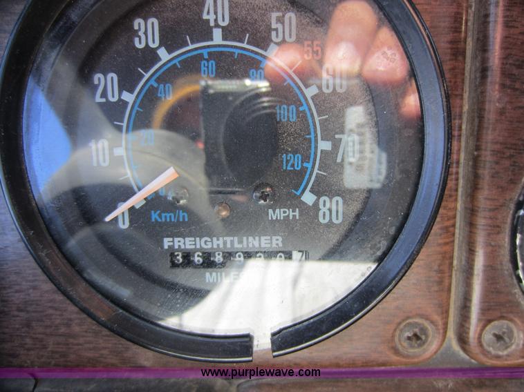 image for item D5676 1988 Freightliner FC60 dump truck