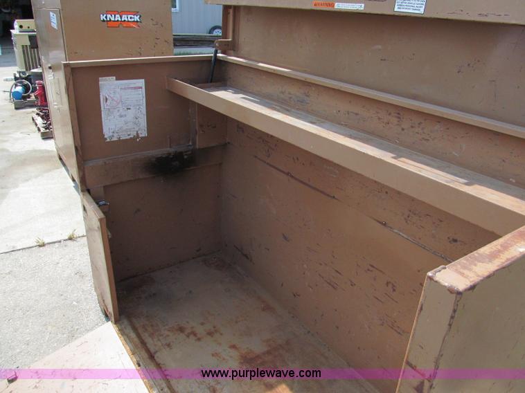 image for item E2203 Knaack Storage Master 91 commercial job site box