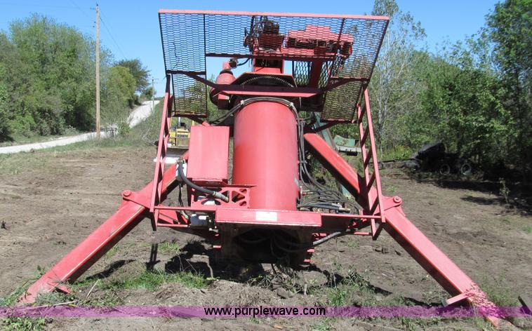 image for item E3516 1995 IMT 16035 sheet rock crane