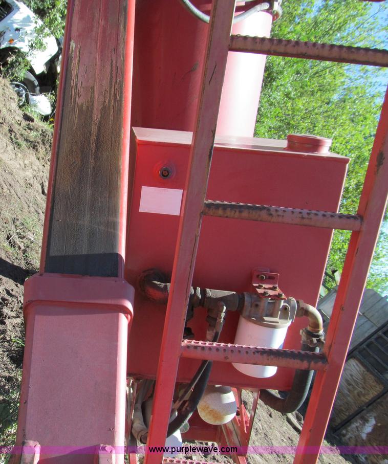 image for item E3516 1995 IMT 16035 sheet rock crane