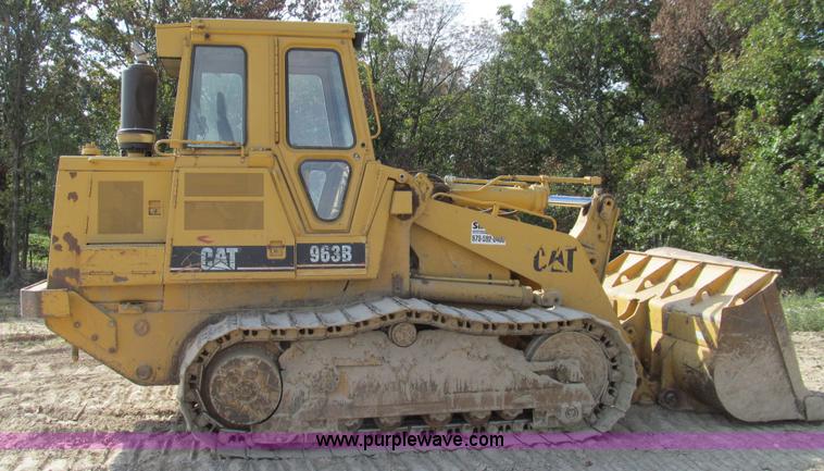 image for item E3528 1996 Caterpillar 963B track loader