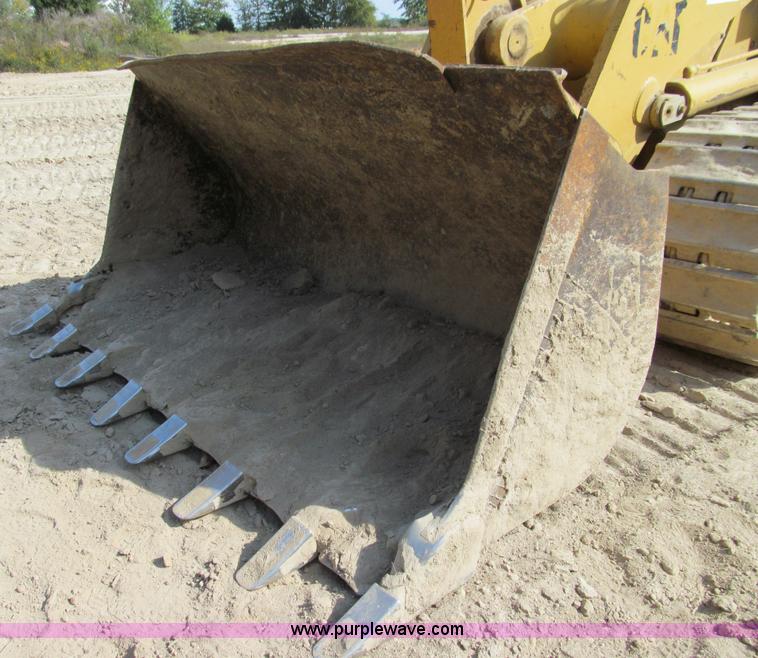 image for item E3528 1996 Caterpillar 963B track loader