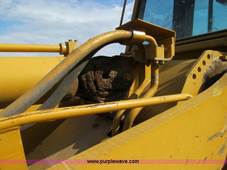 image for item E3528 1996 Caterpillar 963B track loader