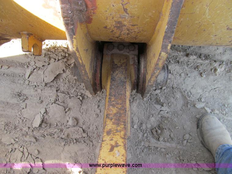 image for item E3528 1996 Caterpillar 963B track loader