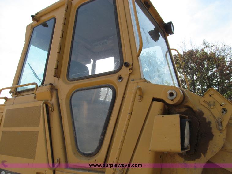 image for item E3528 1996 Caterpillar 963B track loader