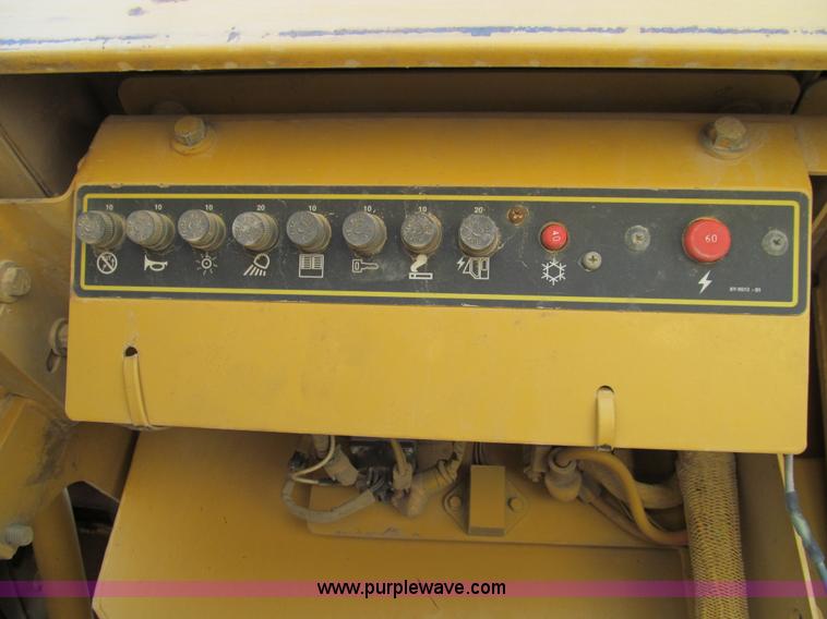 image for item E3528 1996 Caterpillar 963B track loader