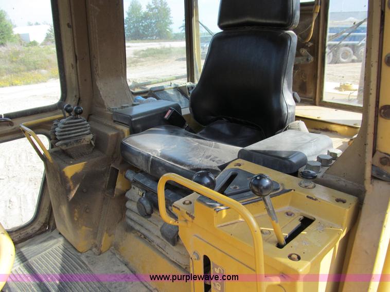 image for item E3528 1996 Caterpillar 963B track loader