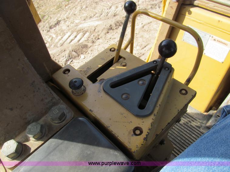 image for item E3528 1996 Caterpillar 963B track loader