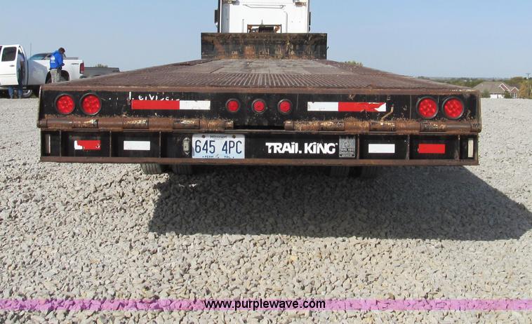 image for item E3530 2004 Trail King TK70HT-482 trailer