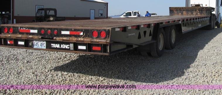 image for item E3530 2004 Trail King TK70HT-482 trailer