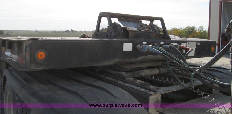 image for item E3530 2004 Trail King TK70HT-482 trailer