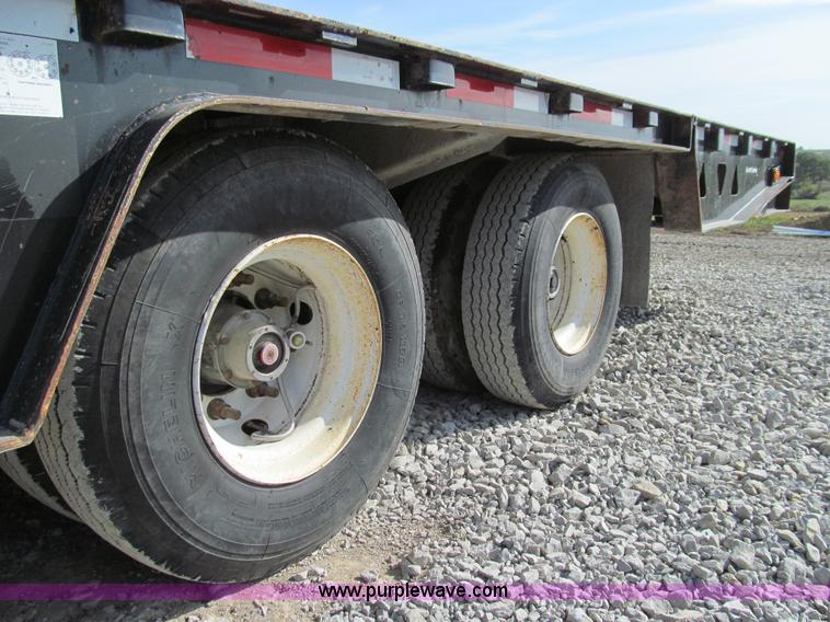 image for item E3530 2004 Trail King TK70HT-482 trailer