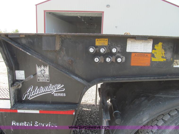 image for item E3530 2004 Trail King TK70HT-482 trailer