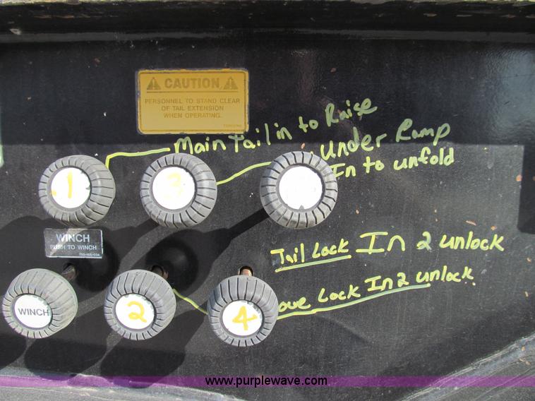 image for item E3530 2004 Trail King TK70HT-482 trailer