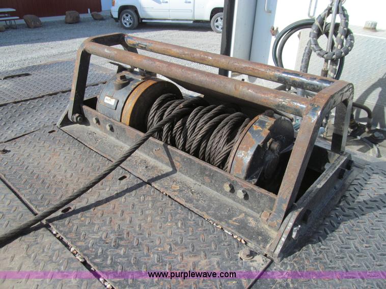 image for item E3530 2004 Trail King TK70HT-482 trailer