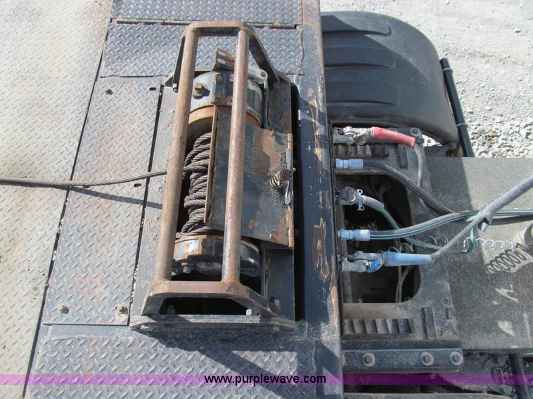 image for item E3530 2004 Trail King TK70HT-482 trailer