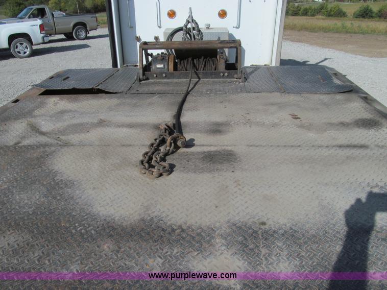 image for item E3530 2004 Trail King TK70HT-482 trailer