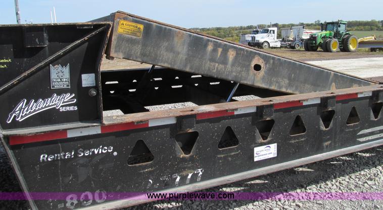image for item E3530 2004 Trail King TK70HT-482 trailer