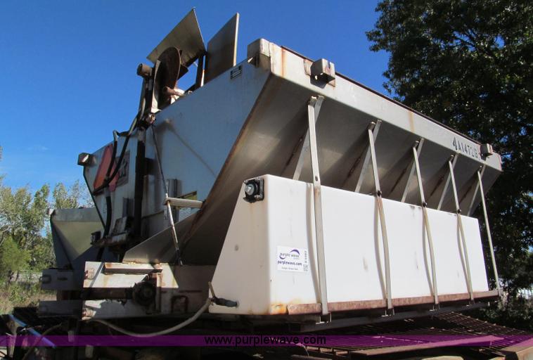 image for item E5583 Flink stainless salt/sand spreader