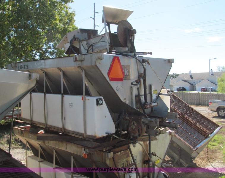 image for item E5583 Flink stainless salt/sand spreader