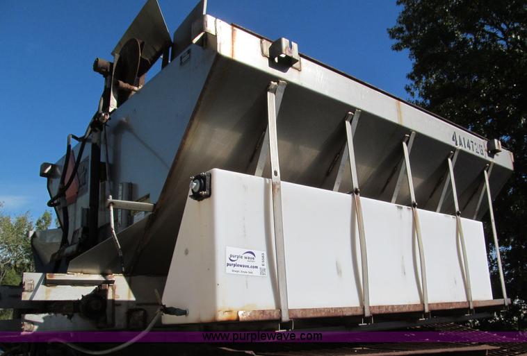 image for item E5583 Flink stainless salt/sand spreader