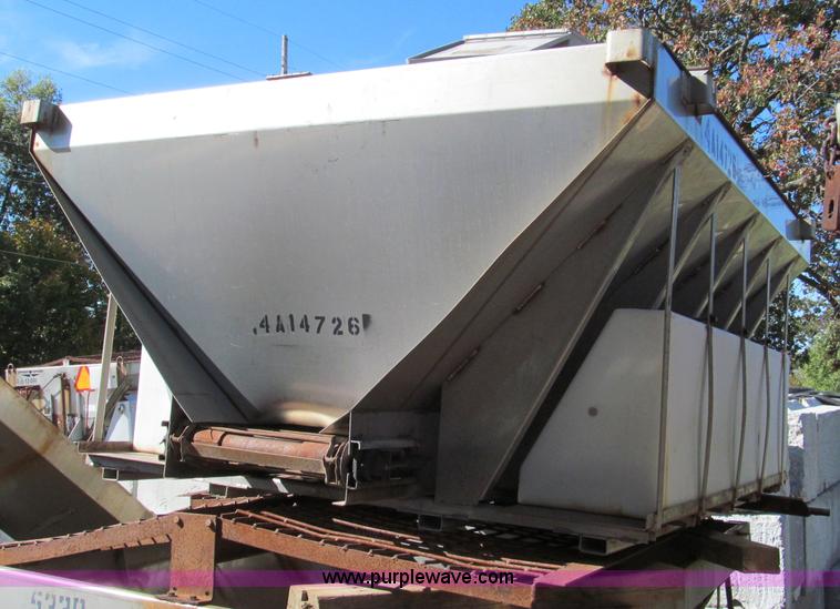 image for item E5583 Flink stainless salt/sand spreader