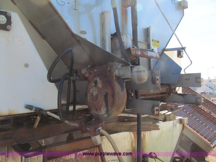 image for item E5583 Flink stainless salt/sand spreader