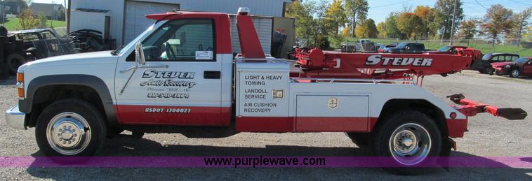 image for item E5608 1996 Chevrolet C3500HD tow truck