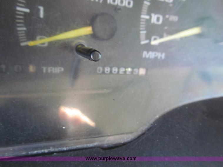 image for item E5608 1996 Chevrolet C3500HD tow truck