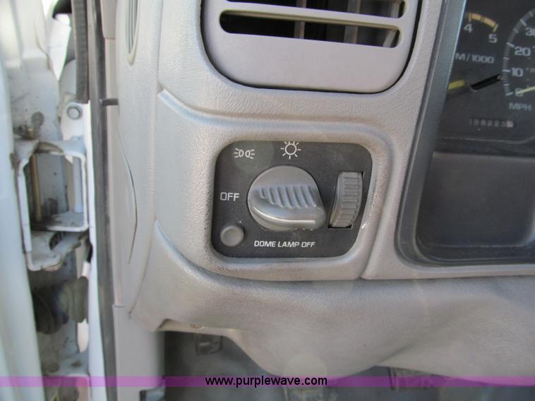 image for item E5608 1996 Chevrolet C3500HD tow truck