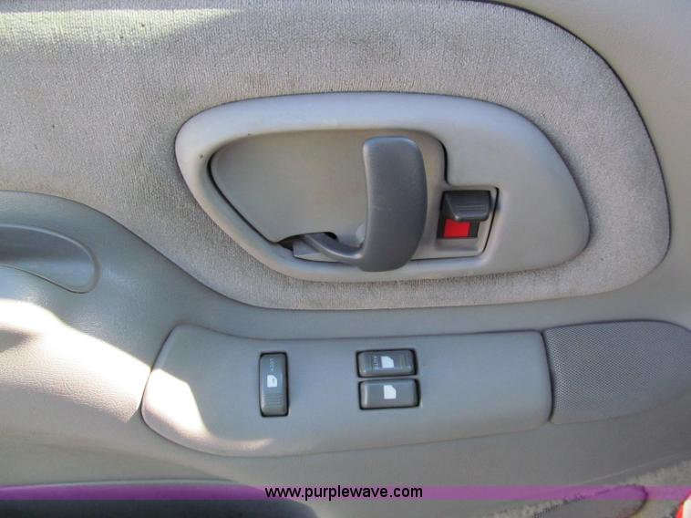 image for item E5608 1996 Chevrolet C3500HD tow truck