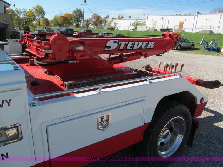 image for item E5608 1996 Chevrolet C3500HD tow truck