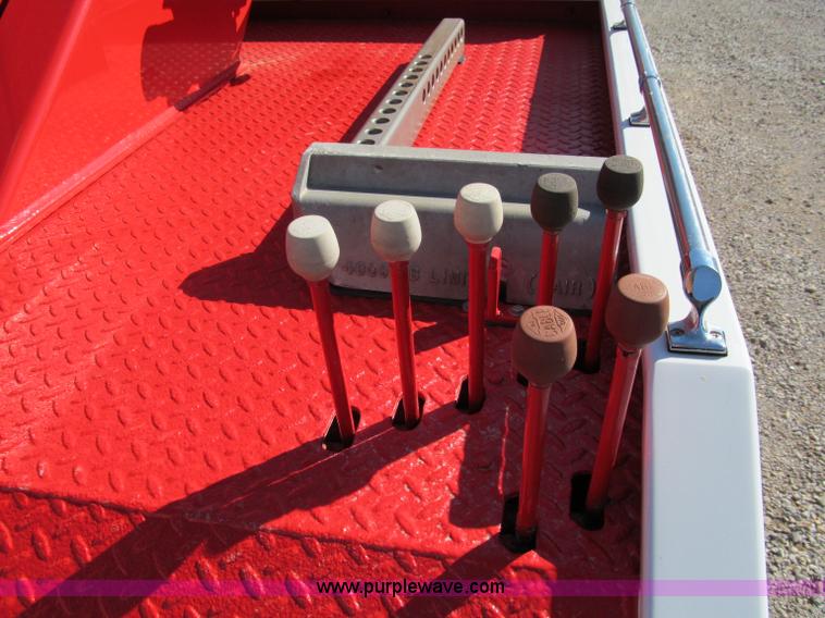 image for item E5608 1996 Chevrolet C3500HD tow truck