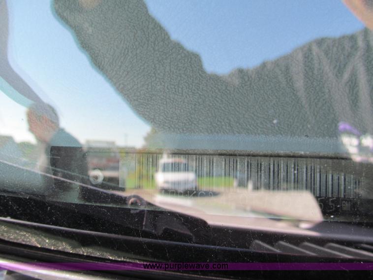 image for item E5608 1996 Chevrolet C3500HD tow truck