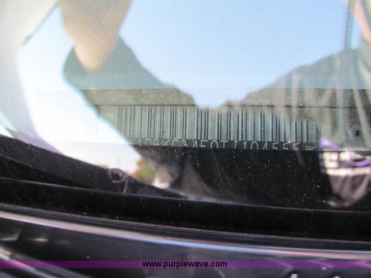 image for item E5608 1996 Chevrolet C3500HD tow truck