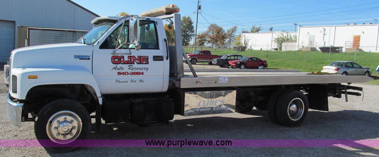 image for item E5609 1996 Chevrolet Kodiak flatbed tow truck