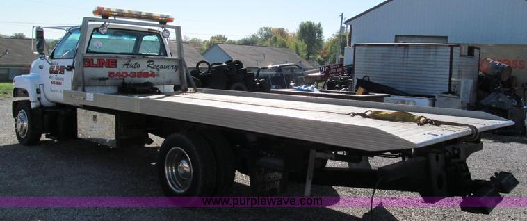 image for item E5609 1996 Chevrolet Kodiak flatbed tow truck