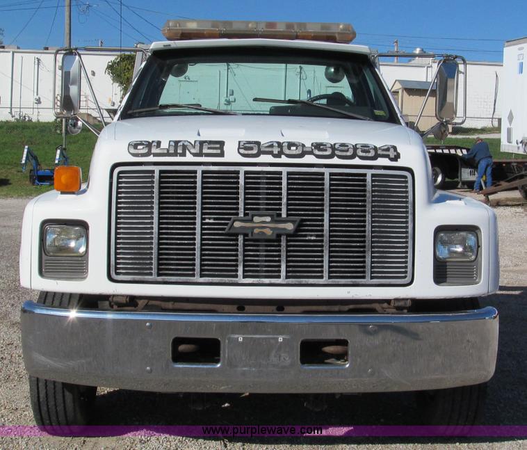 image for item E5609 1996 Chevrolet Kodiak flatbed tow truck