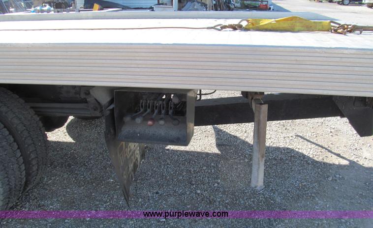 image for item E5609 1996 Chevrolet Kodiak flatbed tow truck