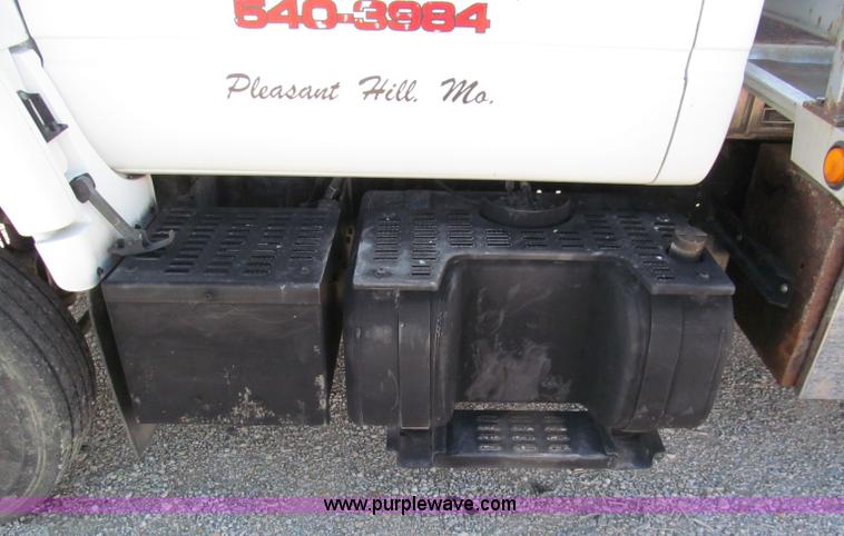 image for item E5609 1996 Chevrolet Kodiak flatbed tow truck