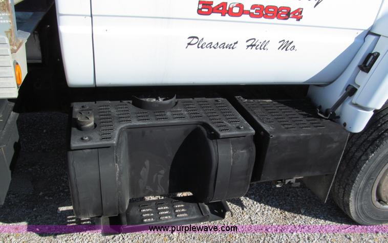 image for item E5609 1996 Chevrolet Kodiak flatbed tow truck